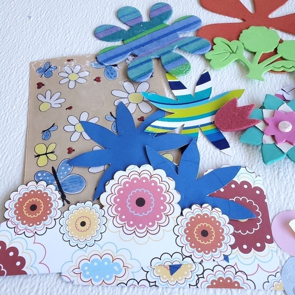 Assorted Lot of Scrapbooking Items Letters & Flower Accents - Picture 13 of 16